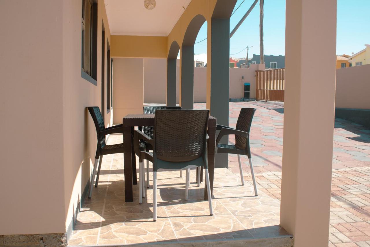 Jjp Self Catering - Three Bedroom House Lüderitz Exteriör bild