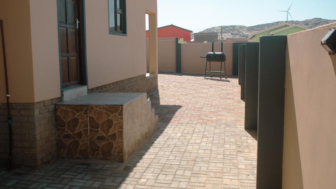 Jjp Self Catering - Three Bedroom House Lüderitz Exteriör bild